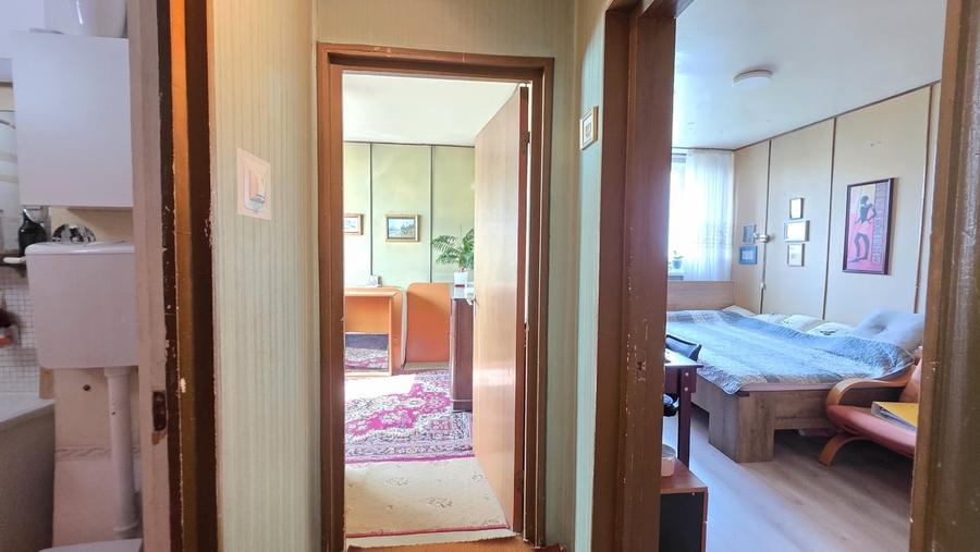 Apartament cu 3 camere decomandat în Drumul Taberei