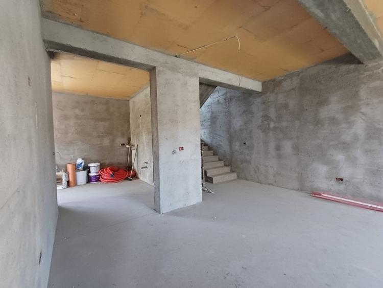 Casă individuală cu 4 camere cu Teren 430 Mp în Valea Adâncă
