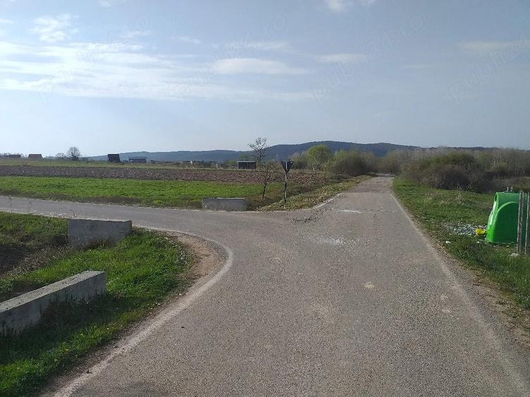 Teren de 800 mp, în Fârdea
