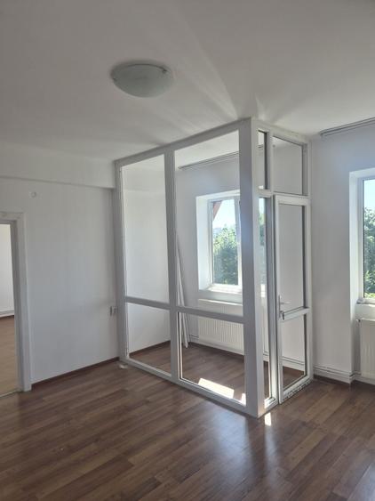 Apartament cu 2 camere decomandat în Hărmanului