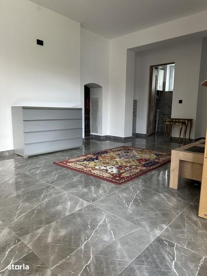 Casă cu 5 camere cu Teren 1430 Mp în Gurghiu