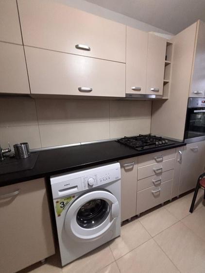Apartament cu 2 camere decomandat în Titan