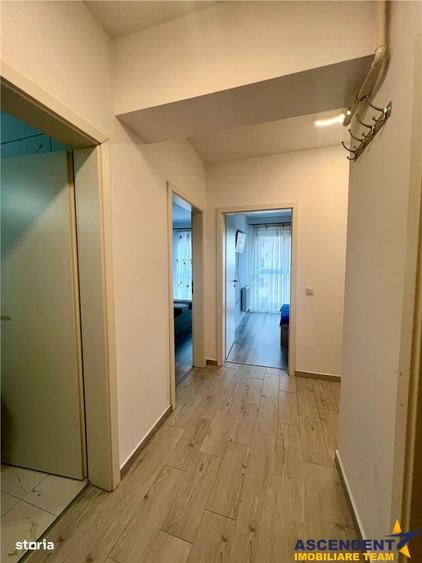 Apartament cu 3 camere decomandat, mobilat în Tractorul