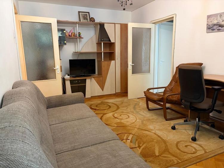 Apartament cu 2 camere semidecomandat, mobilat în Alexandru Obregia