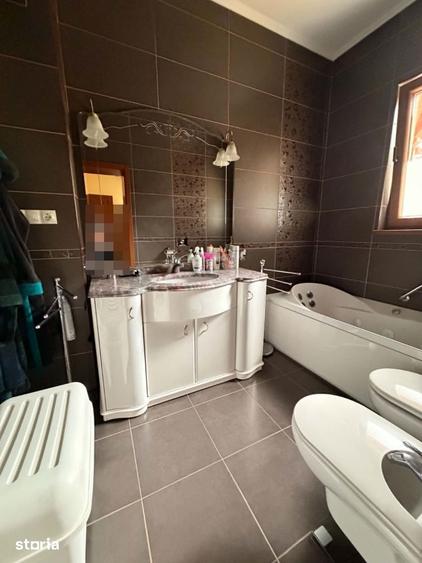 Casă cu 3 camere cu Teren 385 Mp în Central