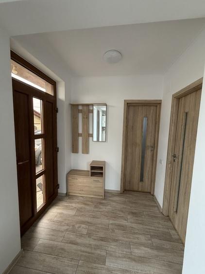Casă cu 2 camere cu Teren 250 Mp în Exterior Vest