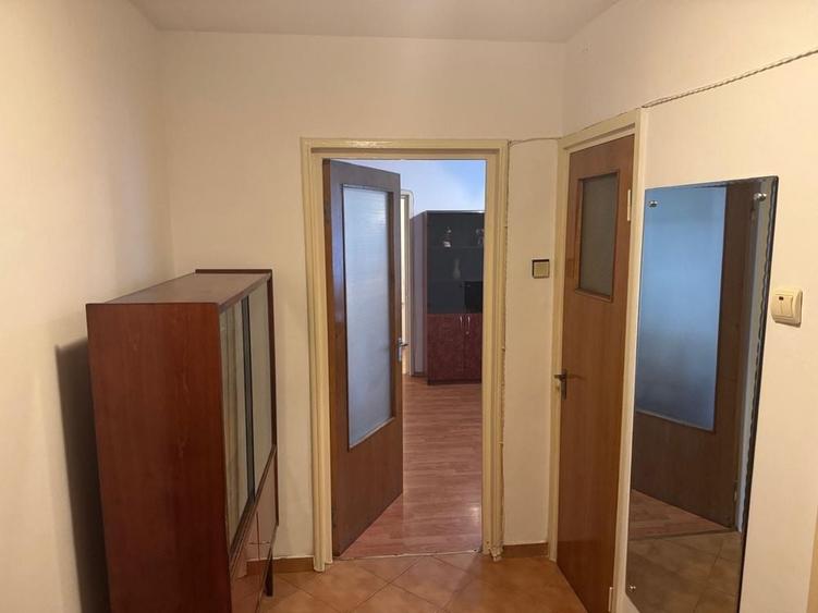 Resedinta/spatiu comercial -pozitie excelenta-metrou 1 decembrie - 5