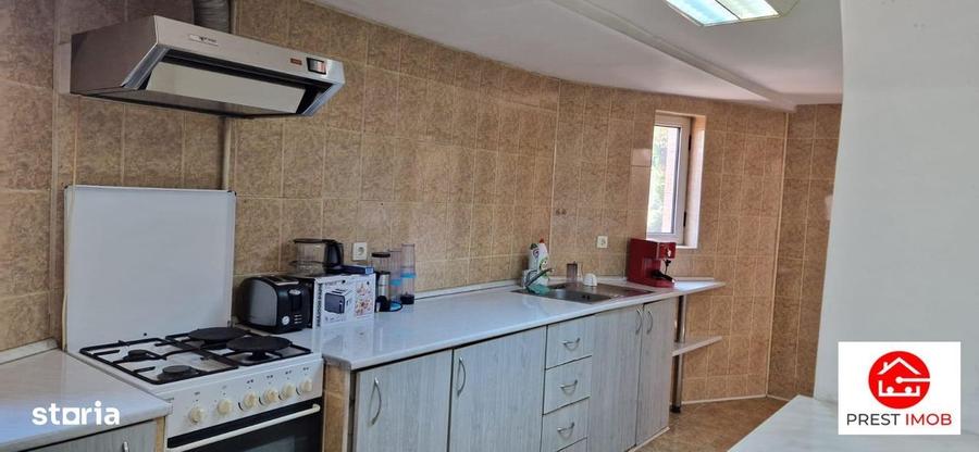 Casă cu 4 camere în Vulcan