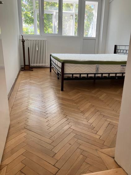 Apartament cu 3 camere semidecomandat în Ștefan cel Mare