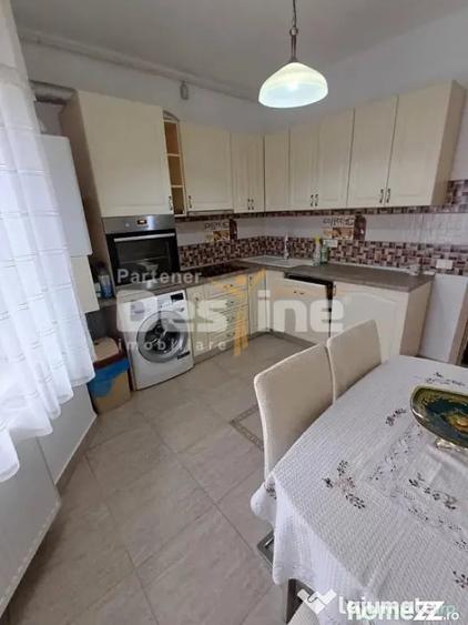 Apartament cu 2 camere decomandat, etajul 1 balcon si loc de - 5