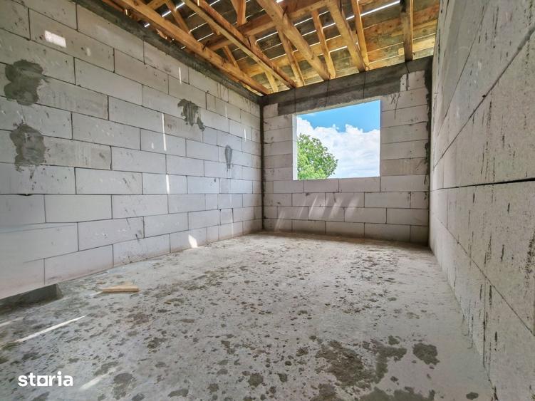 Casă cu 4 camere cu Teren 200 Mp în Lumina