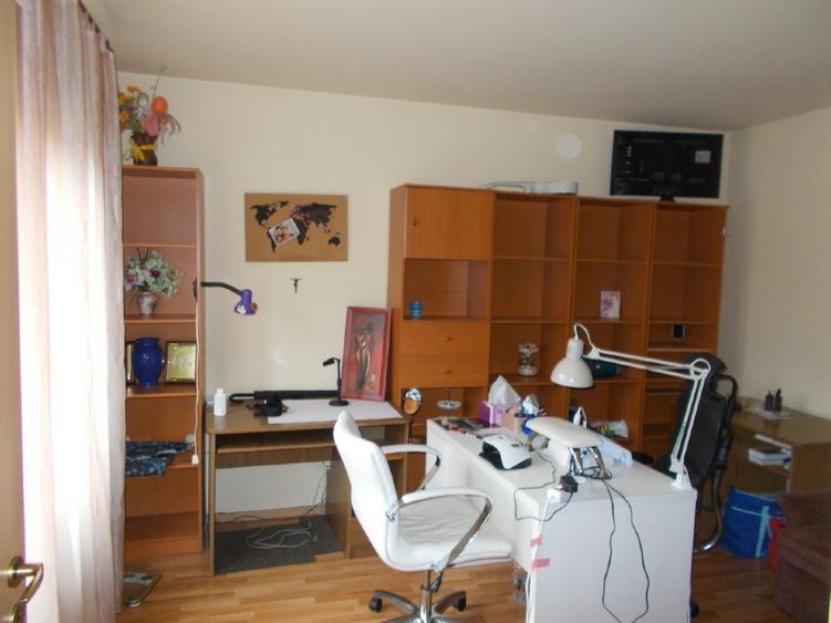 Casă individuală cu 5 camere cu Teren 430 Mp în Aradului