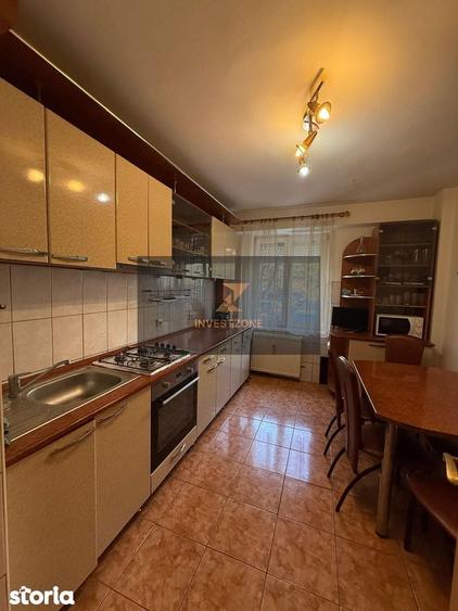 Apartament cu 3 camere decomandat în Decebal
