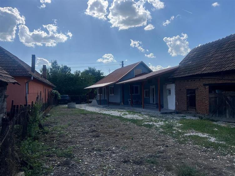 Casă cu 3 camere cu Teren 2019 Mp în Birtin