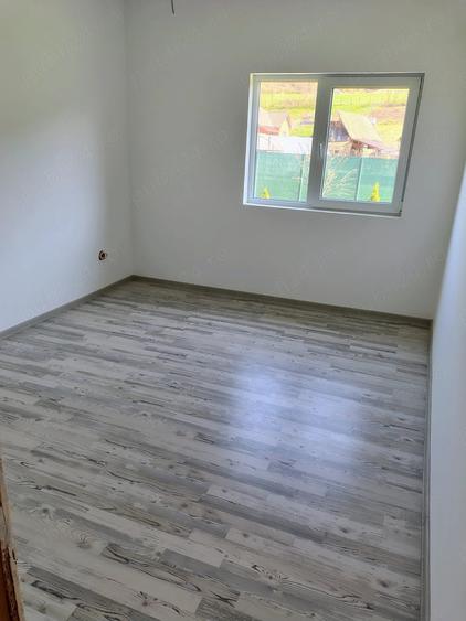 Casă cu 2 camere cu Teren 840 Mp în Ceuaș