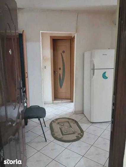 Vand apartament cu 2 camere decomandat Strada Oituz 3 - 1