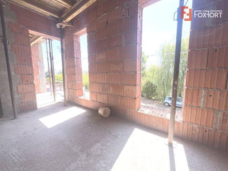 Duplex cu 4 camere cu Canalizare în Moșnița Nouă