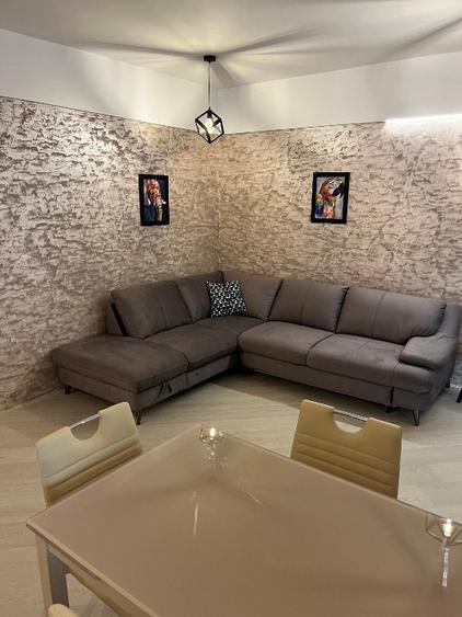 Apartament cu 3 camere decomandat, mobilat în Tineretului