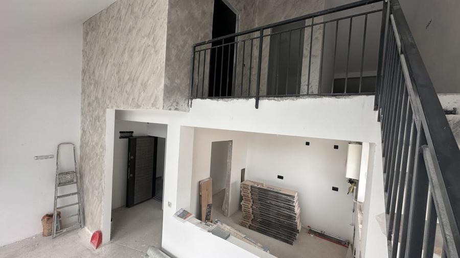 Apartament cu 3 camere semidecomandat în Vest