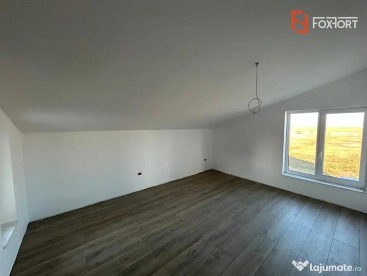 Casă cu 4 camere cu Teren 618 Mp în Giarmata