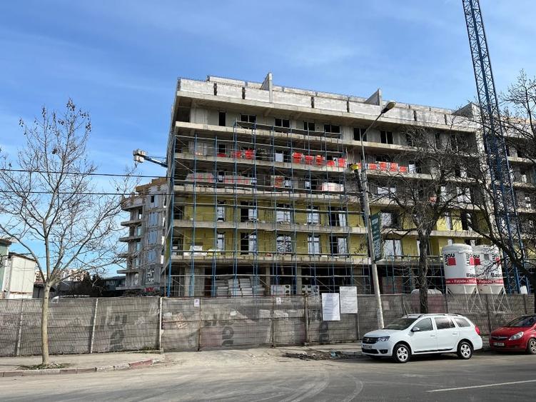 Apartament cu 3 camere decomandat, mobilat în Mihai Bravu
