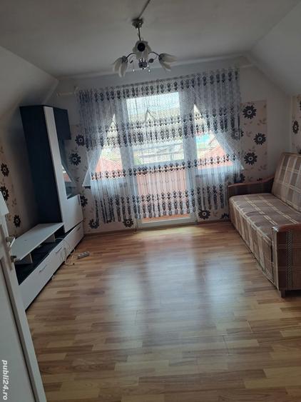 Casă cu 6 camere cu Teren 500 Mp în Arini