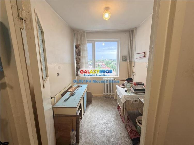 Apartament cu 3 camere semidecomandat în Cina