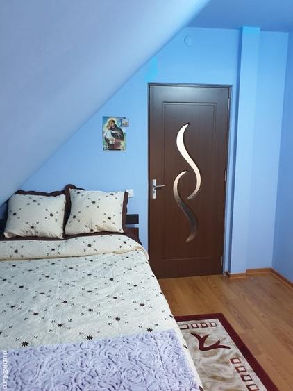 Apartament cu 3 camere semidecomandat în Florești