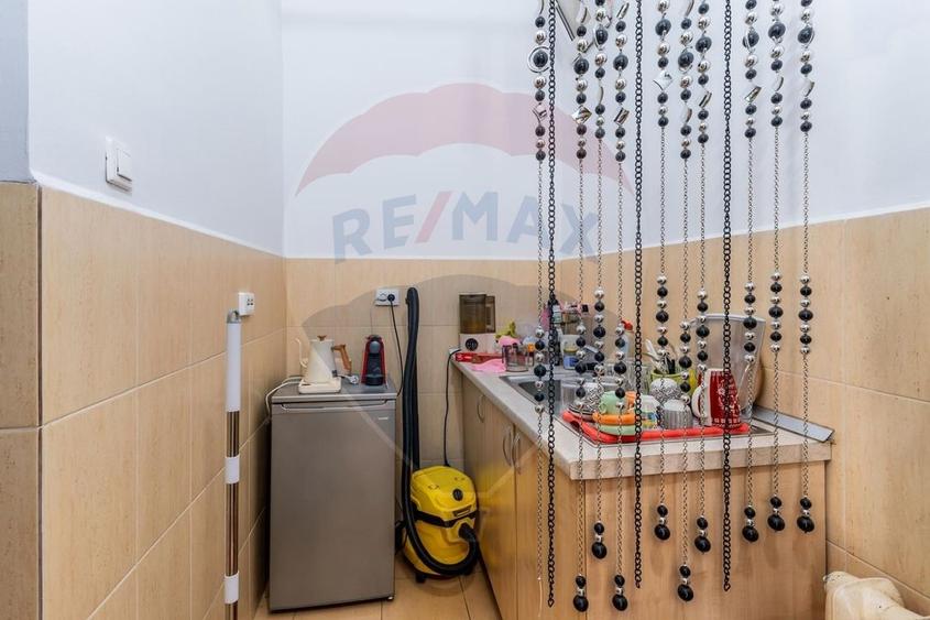 Apartament cu 2 camere semidecomandat în P-ța Mihai Viteazul