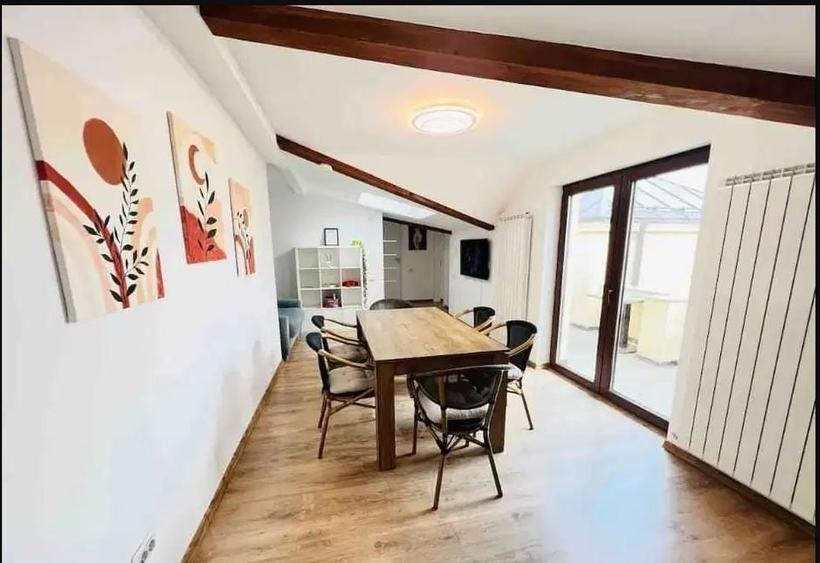 Apartament cu 4 camere, mobilat în Parcul Carol