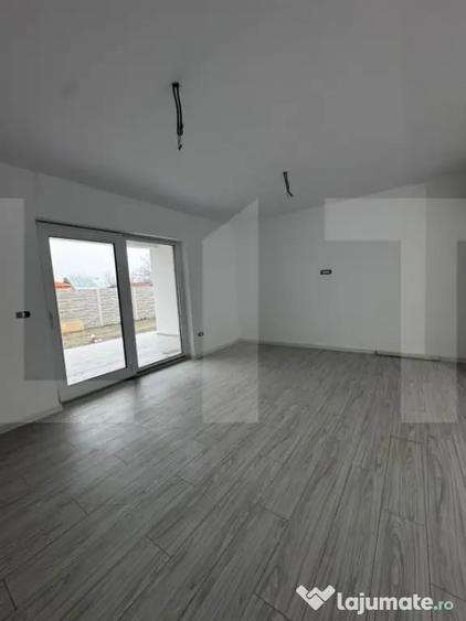 Casă cu 4 camere cu Teren 650 Mp în Peciu Nou