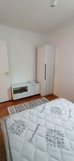 Garsonieră decomandată în Tudor