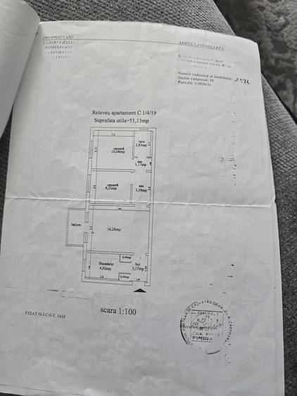 Apartament cu 3 camere semidecomandat, mobilat în Dacia