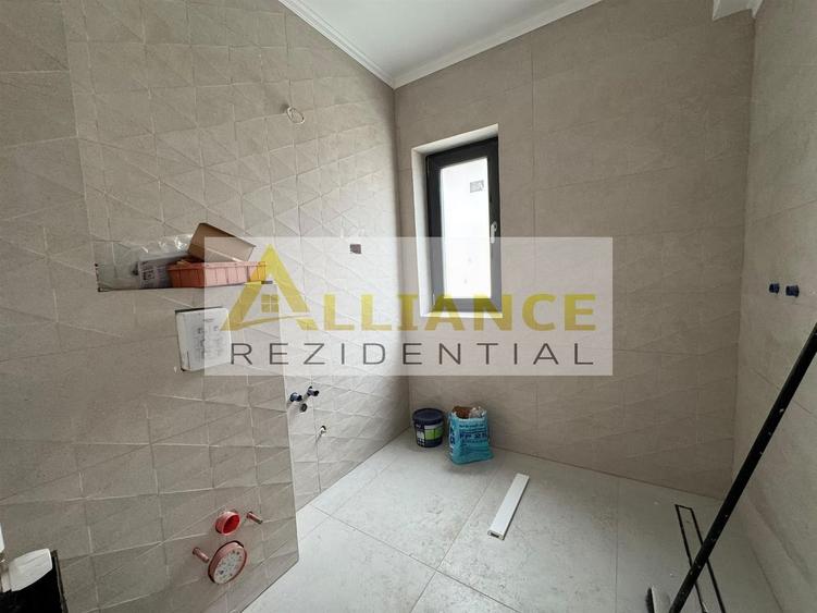 Duplex cu 4 camere decomandat cu Canalizare în Est