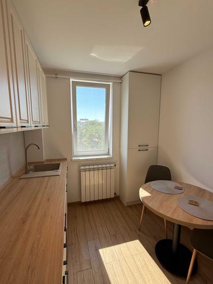 Apartament cu 2 camere semidecomandat în Calea București