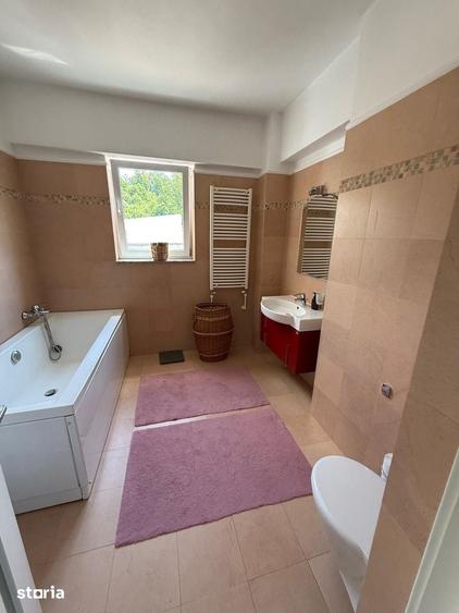 Apartament cu 4 camere decomandat în Ultracentral