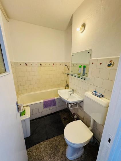 Apartament cu 2 camere semidecomandat în 1 Mai