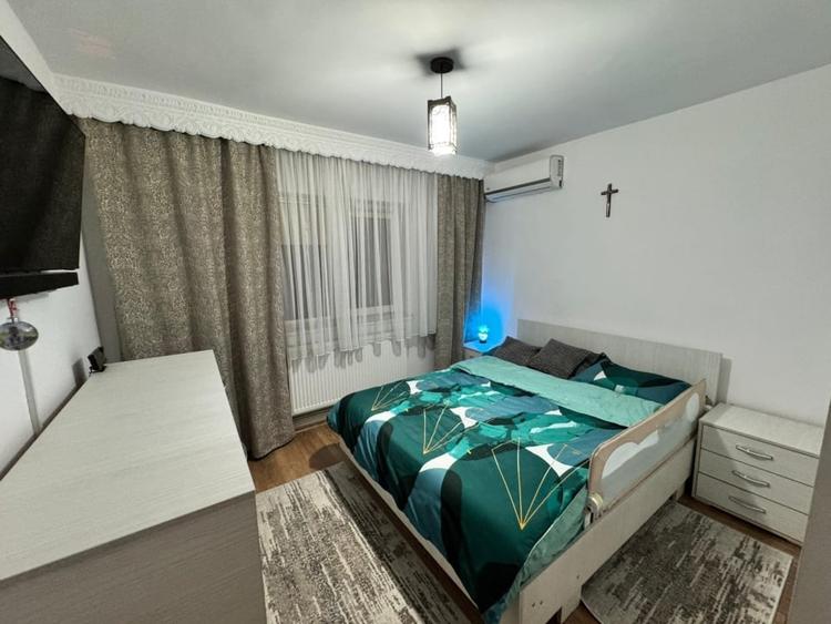 Apartament cu 3 camere decomandat, mobilat în Bogdan Vodă