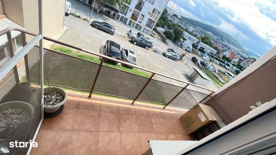 Apartament cu 3 camere în Florești