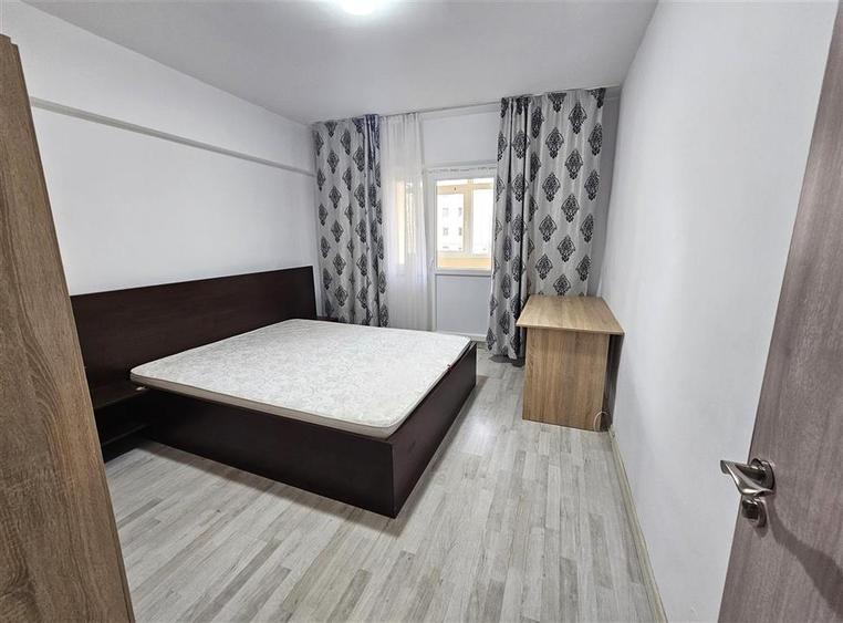 Apartament cu 3 camere decomandat, mobilat în Păcurari