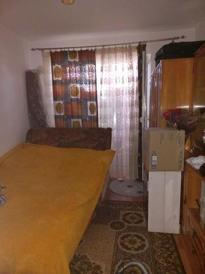 Apartament cu 4 camere semidecomandat în Central