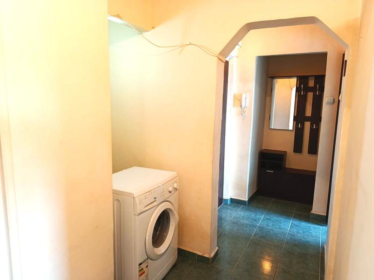Apartament cu 2 camere decomandat în Titan