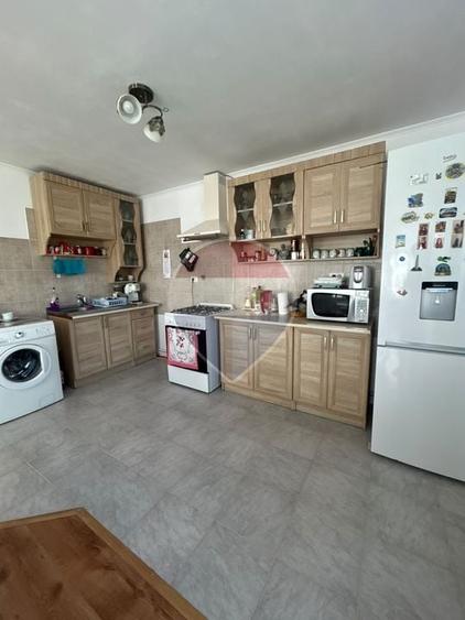 Duplex cu 4 camere cu Teren 500 Mp în Burdujeni