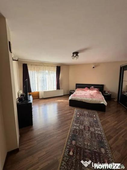 Casă cu 8 camere cu Teren 380 Mp în Griviței
