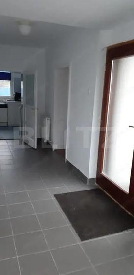 Casă cu 5 camere cu Teren 1207 Mp în Criș