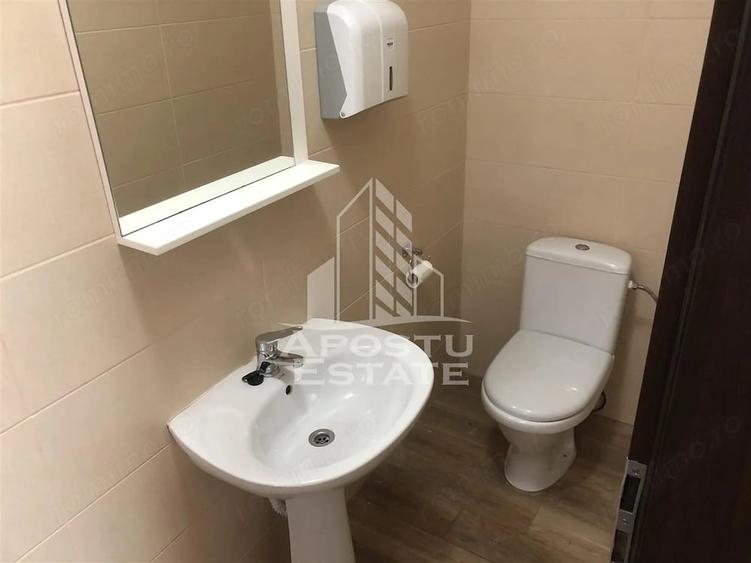 Spațiu comercial, de 16 mp, în P-ța Unirii
