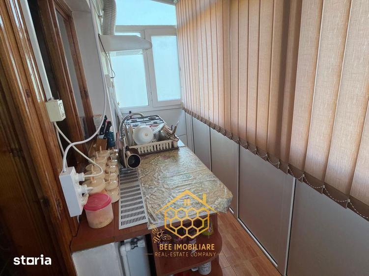 Apartament cu 3 camere în Rovine