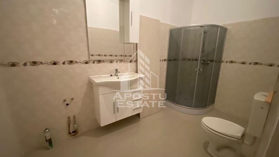 Apartament cu 3 camere decomandat în P-ța Maria