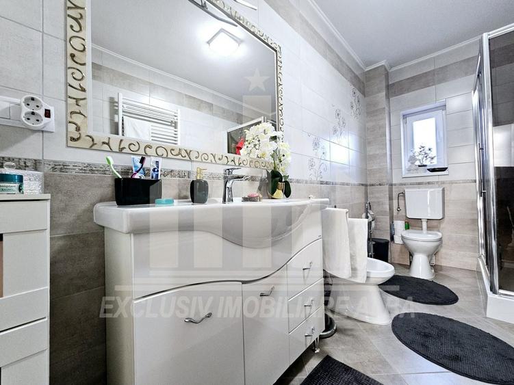 Casă individuală cu 6 camere cu Teren 1000 Mp în Bărăbanț