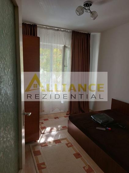 Apartament cu 2 camere decomandat în Apărătorii Patriei